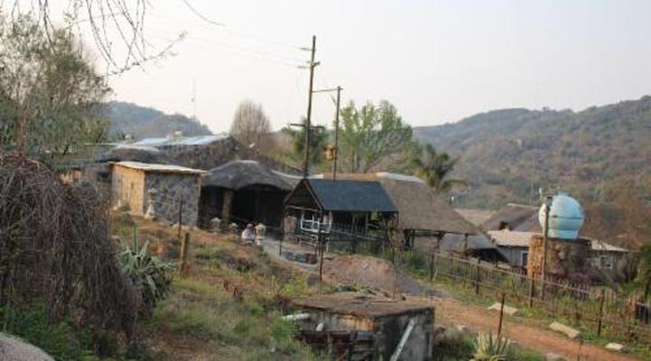 Emahlathini Farm Lodge