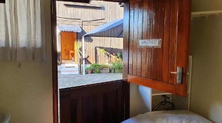 Lakeside Motel & Self-catering