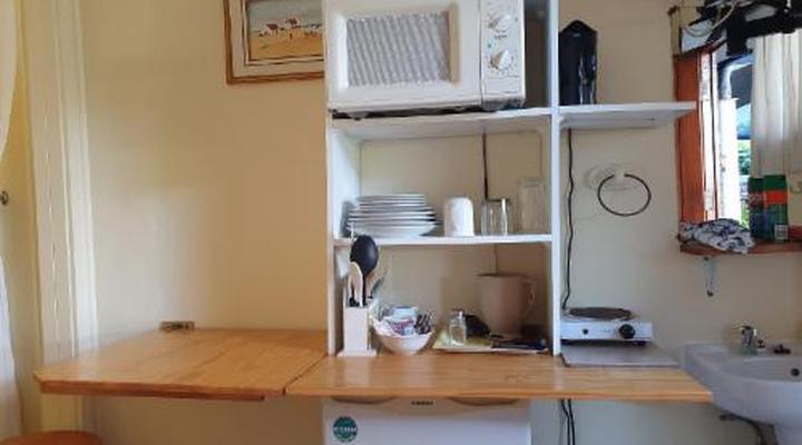 Lakeside Motel & Self-catering