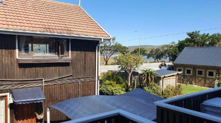 Lakeside Motel & Self-catering