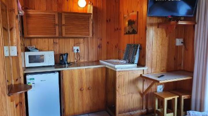 Lakeside Motel & Self-catering