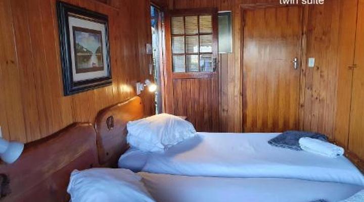 Lakeside Motel & Self-catering