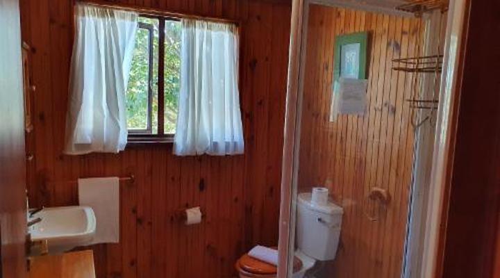 Lakeside Motel & Self-catering