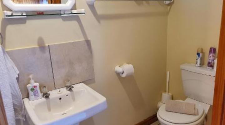 Lakeside Motel & Self-catering