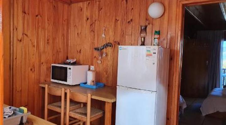 Lakeside Motel & Self-catering