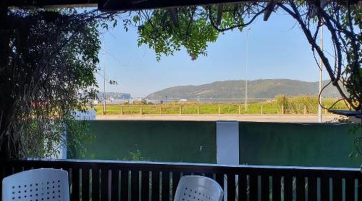 Lakeside Motel & Self-catering