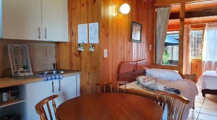 Lakeside Motel & Self-catering