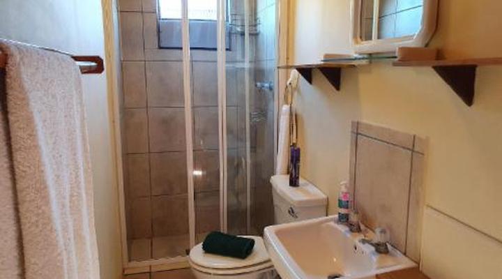 Lakeside Motel & Self-catering