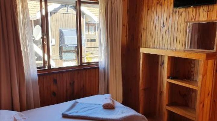 Lakeside Motel & Self-catering