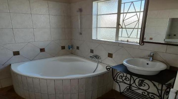 Bird's Nest Guest House