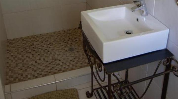 Bird's Nest Guest House