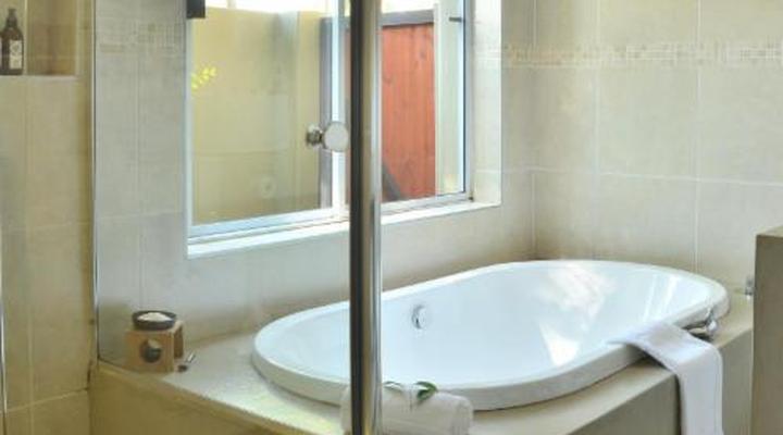 Leaves Exclusive Guest House