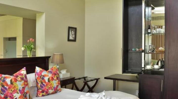 Leaves Exclusive Guest House