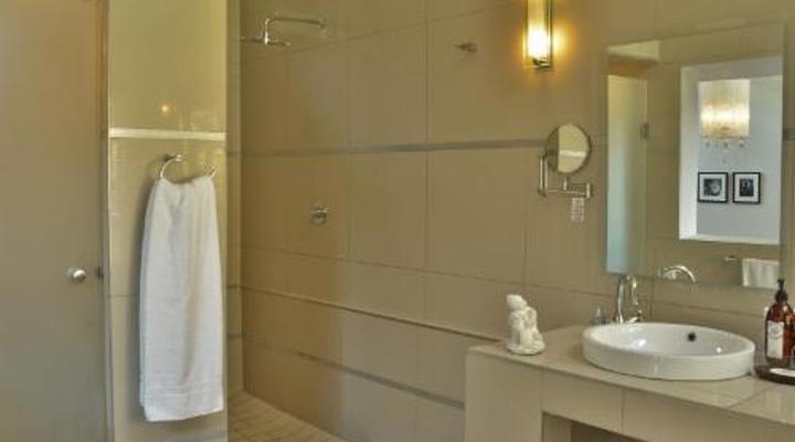 Leaves Exclusive Guest House