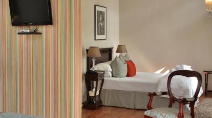 Leaves Exclusive Guest House