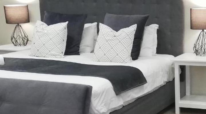 Royal Hotel Knysna & The Courtyards