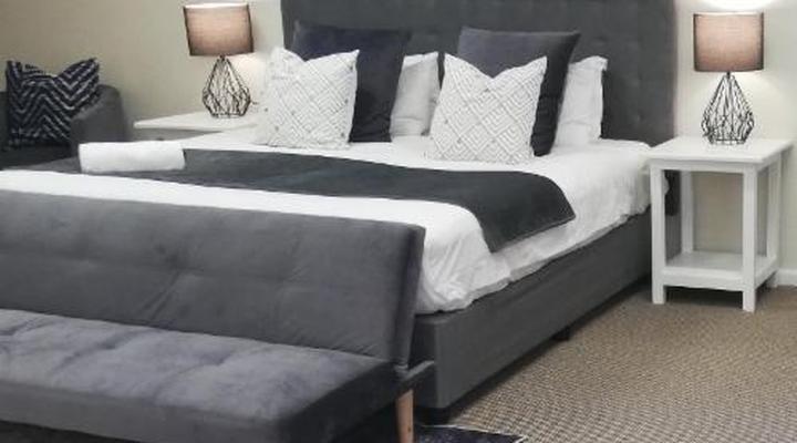 Royal Hotel Knysna & The Courtyards