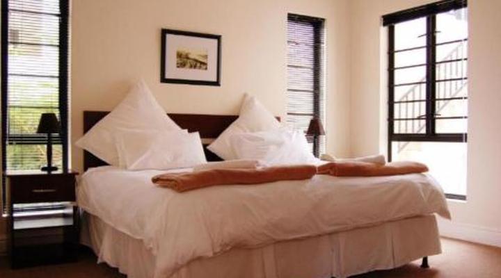 Fourteenth Green Guest Lodge