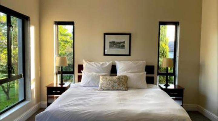 Fourteenth Green Guest Lodge