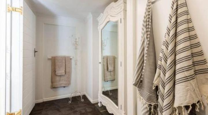 Orchard Cottage at Devon Castle