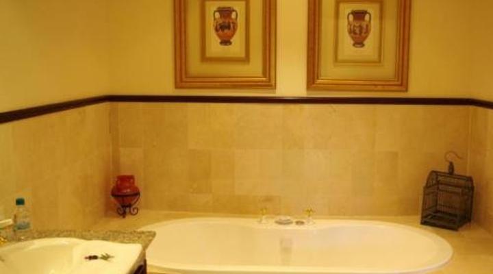 Lyngrove Wines and Guest House