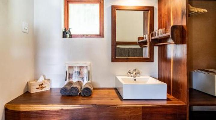 Hakusembe River Lodge