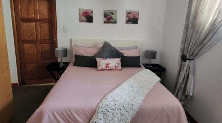 Six Valk Avenue Self Catering Guest House