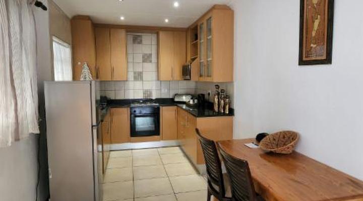 Six Valk Avenue Self Catering Guest House