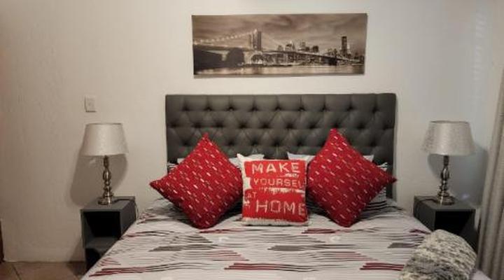 Six Valk Avenue Self Catering Guest House