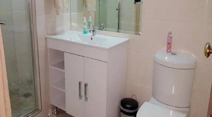 Six Valk Avenue Self Catering Guest House