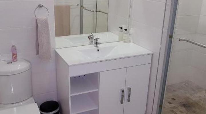 Six Valk Avenue Self Catering Guest House