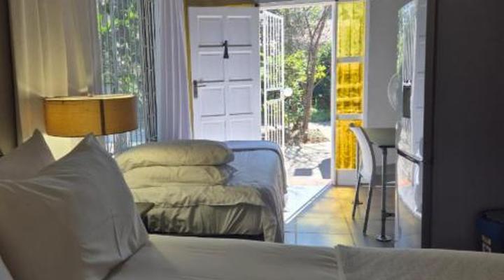 44 on Ennis - Guest Lodge