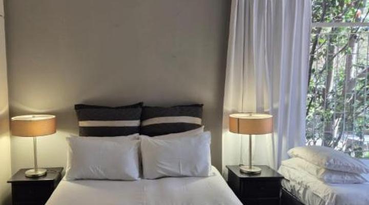 44 on Ennis - Guest Lodge