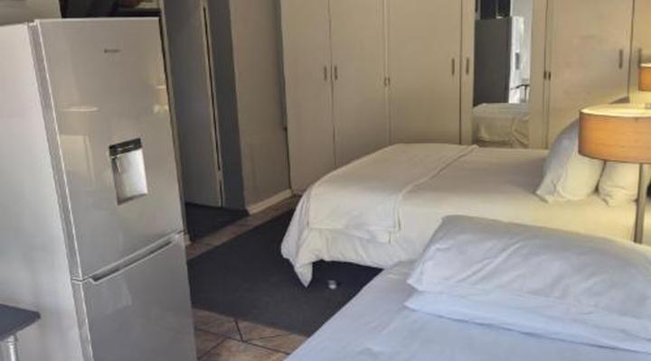 44 on Ennis - Guest Lodge