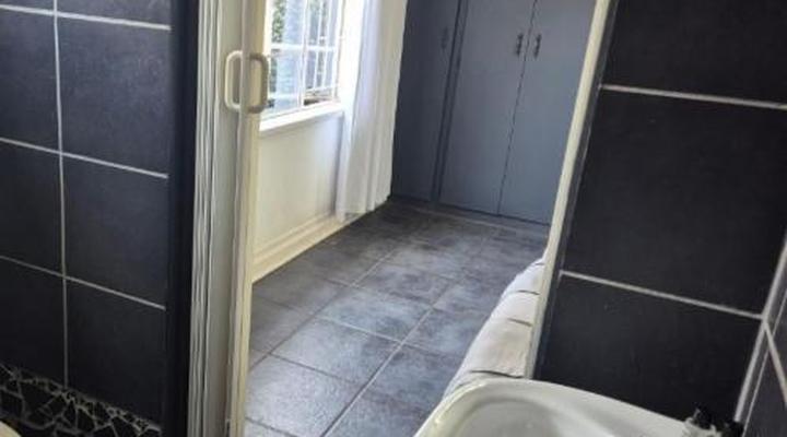 44 on Ennis - Guest Lodge