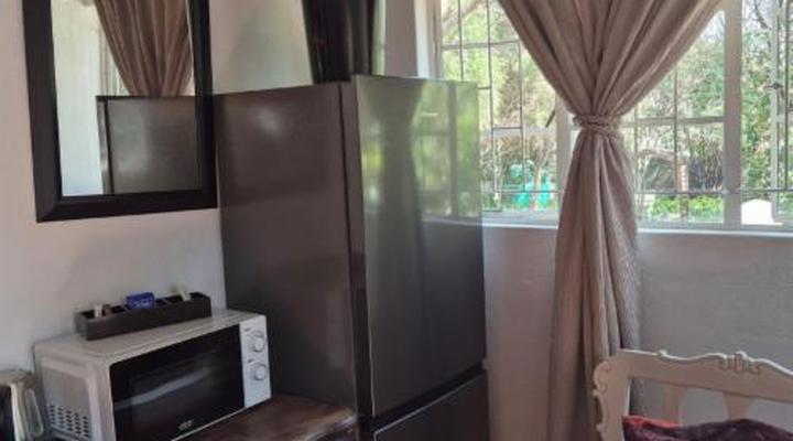 44 on Ennis - Guest Lodge