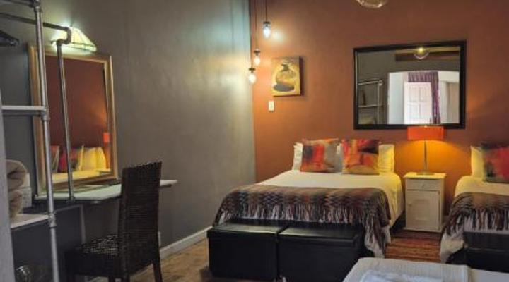 44 on Ennis - Guest Lodge