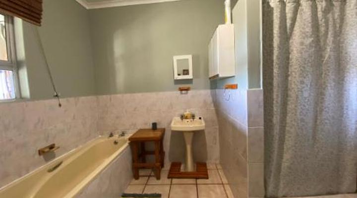 Pik 'n Wyntjie with Wood -Fired Hot Tub