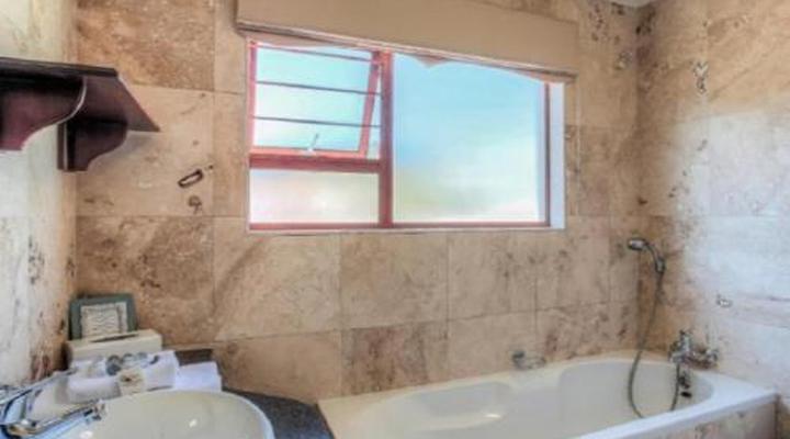 Sunninghill Guest Lodge