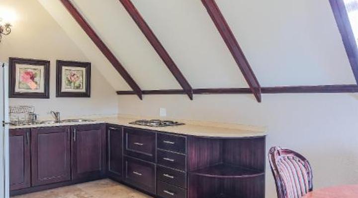 Sunninghill Guest Lodge