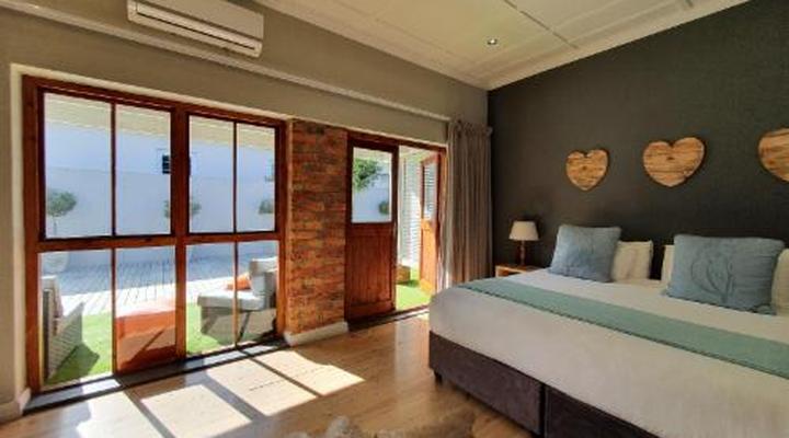 Two Fat Owls Guesthouse