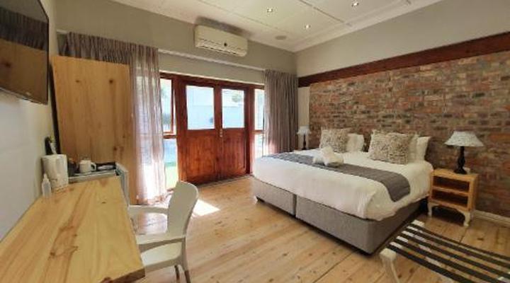 Two Fat Owls Guesthouse