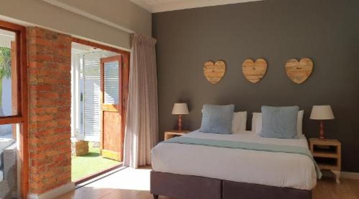 Two Fat Owls Guesthouse