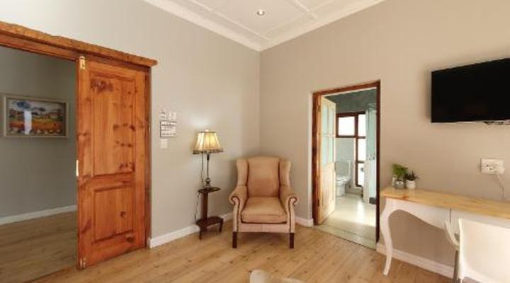 Two Fat Owls Guesthouse