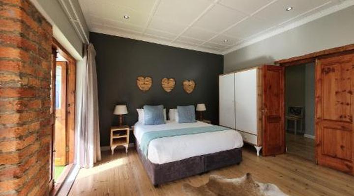 Two Fat Owls Guesthouse