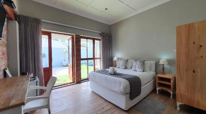 Two Fat Owls Guesthouse