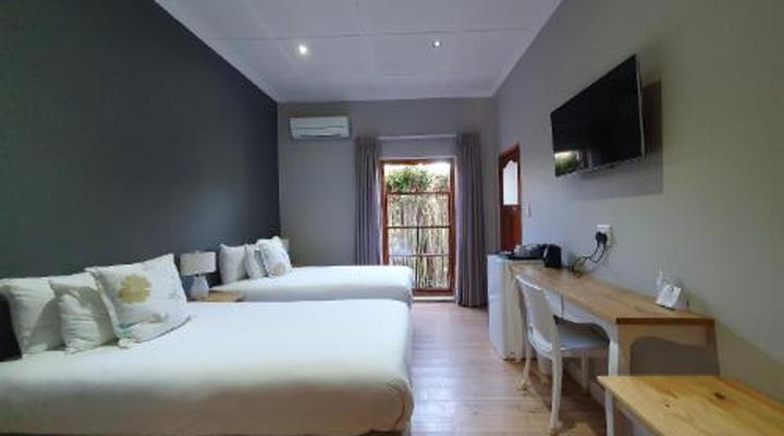 Two Fat Owls Guesthouse