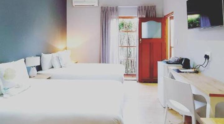 Two Fat Owls Guesthouse