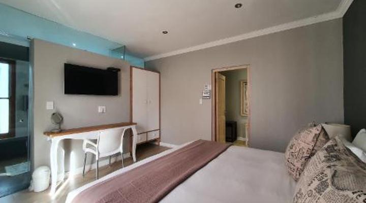 Two Fat Owls Guesthouse