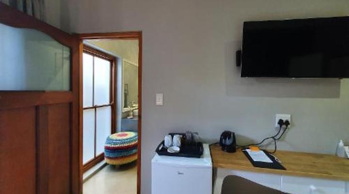 Two Fat Owls Guesthouse